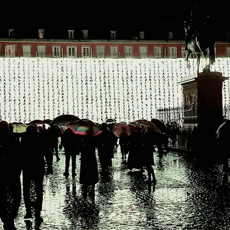 Centro Madrid. Plaza Mayor. Puerta Del Sol. Opera.-3